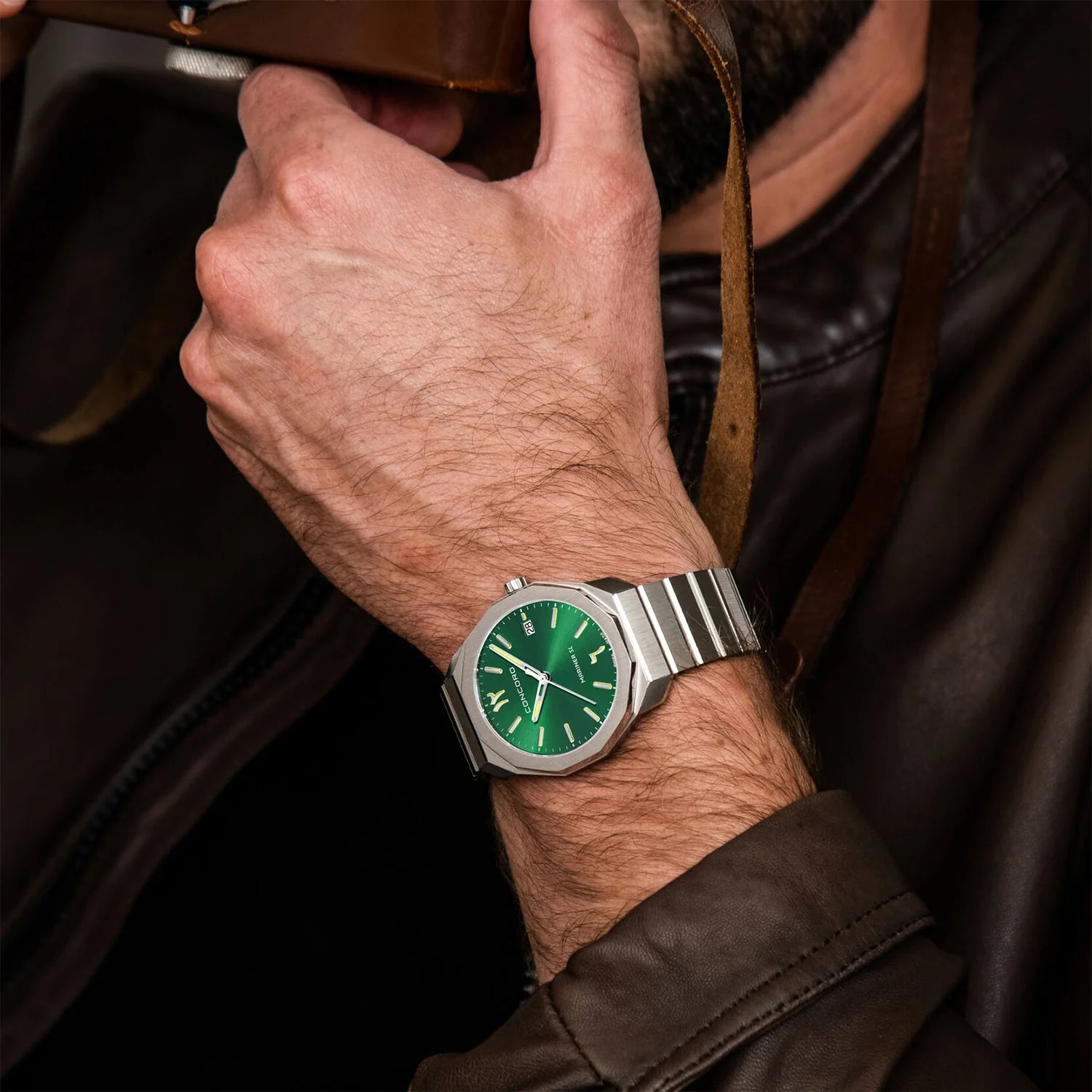 CONCORD MEN'S SILVER TONE CASE GREEN DIAL QUARTZ WATCH