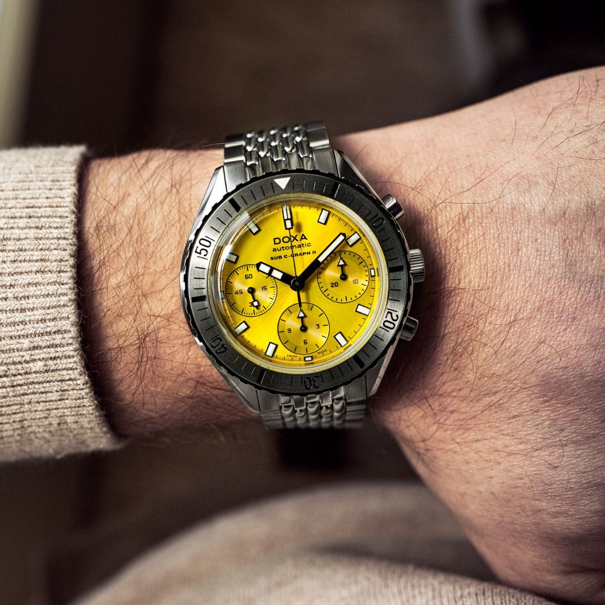 DOXA MEN'S SILVER TONE CASE YELLOW DIAL AUTOMATIC WATCH