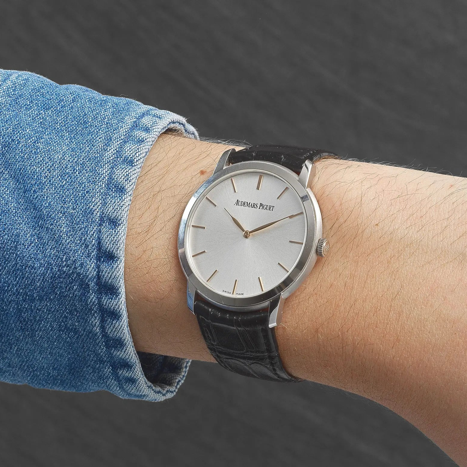 ساعة أوديمار بيغيه جول أوديمار فائقة الرقة من الذهب الوردي عيار 18 قيراطًا، قطرها 41 مم، مينا فضي، ساعة رجالية