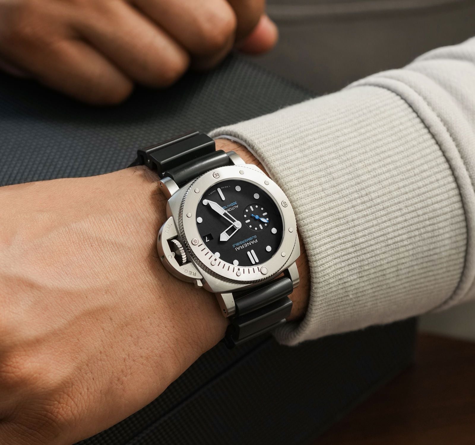 Panerai Luminor Submersible Pam00973 Black Dial 42Mm Stainless Steel Black Rubber Straps Men’S Watch