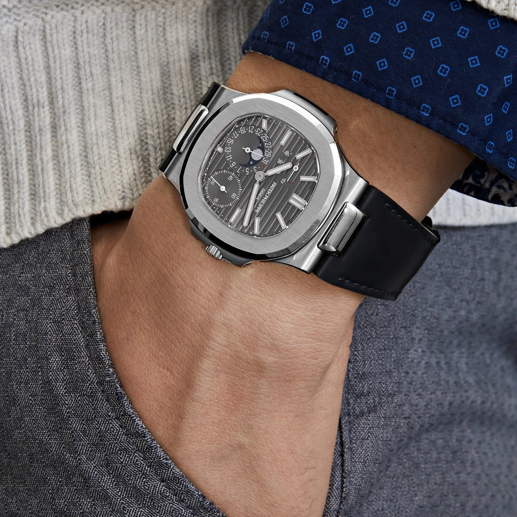 Patek Philippe Nautilus 5712G-001 Slate Gray Indices Moon Phase 18K White Gold Black Matted Leather Straps