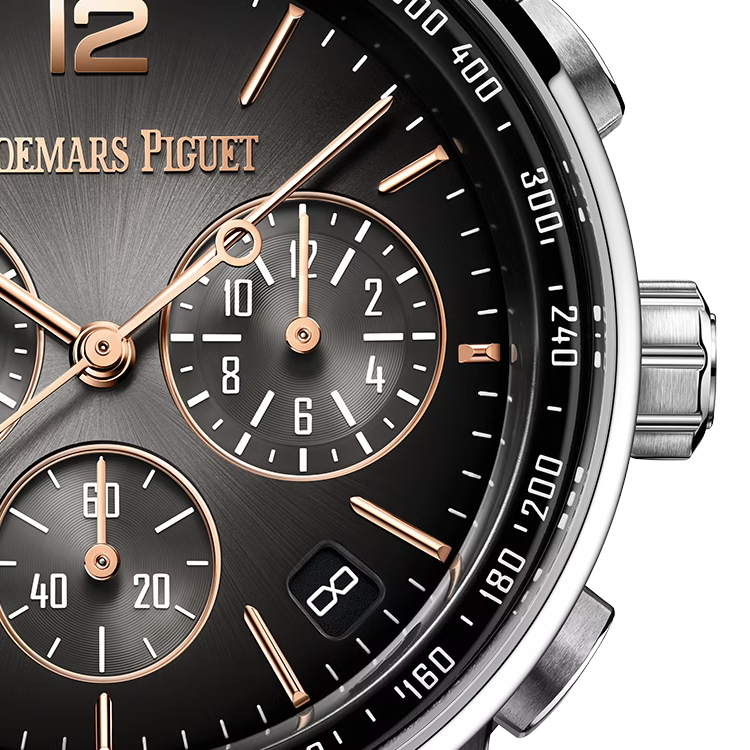 ساعة أوديمار بيغيه كود 11.59 26393Cr.Oo.A002Kb.01، مينا رمادي مطلي بالورنيش المدخن، كرونوغراف ذاتي التعبئة، قطر 41 مم، ساعة رجالية