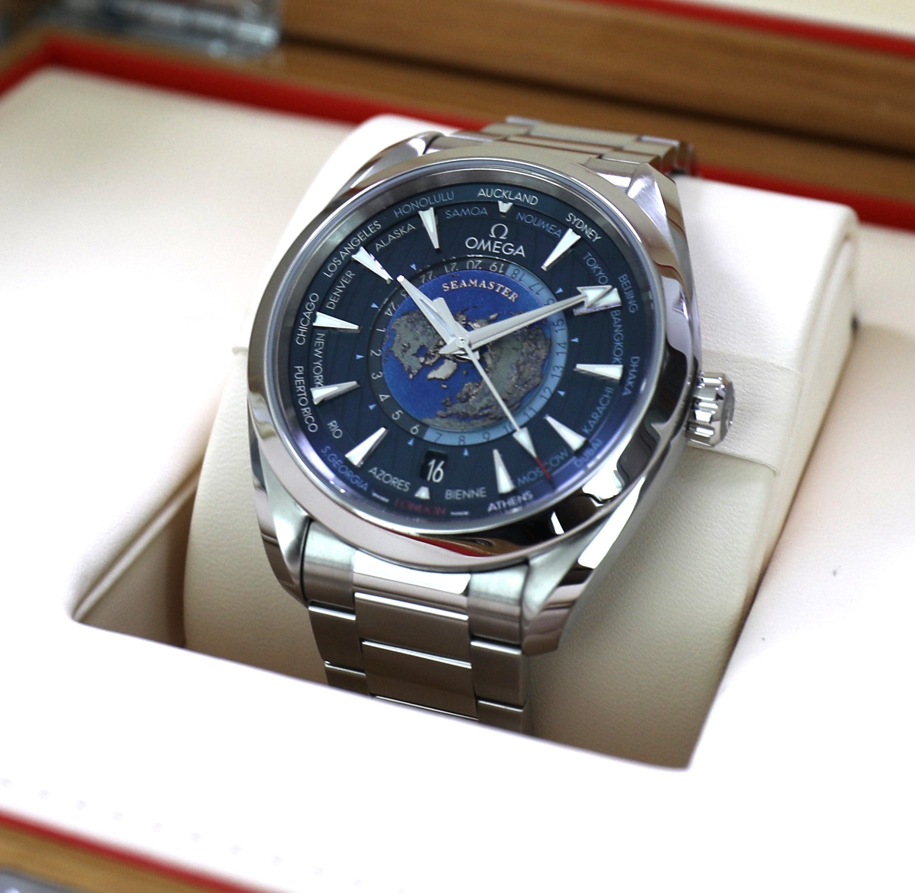 Omega Seamaster Aqua Terra GMT World Timer – 43mm - Azzam Watches 