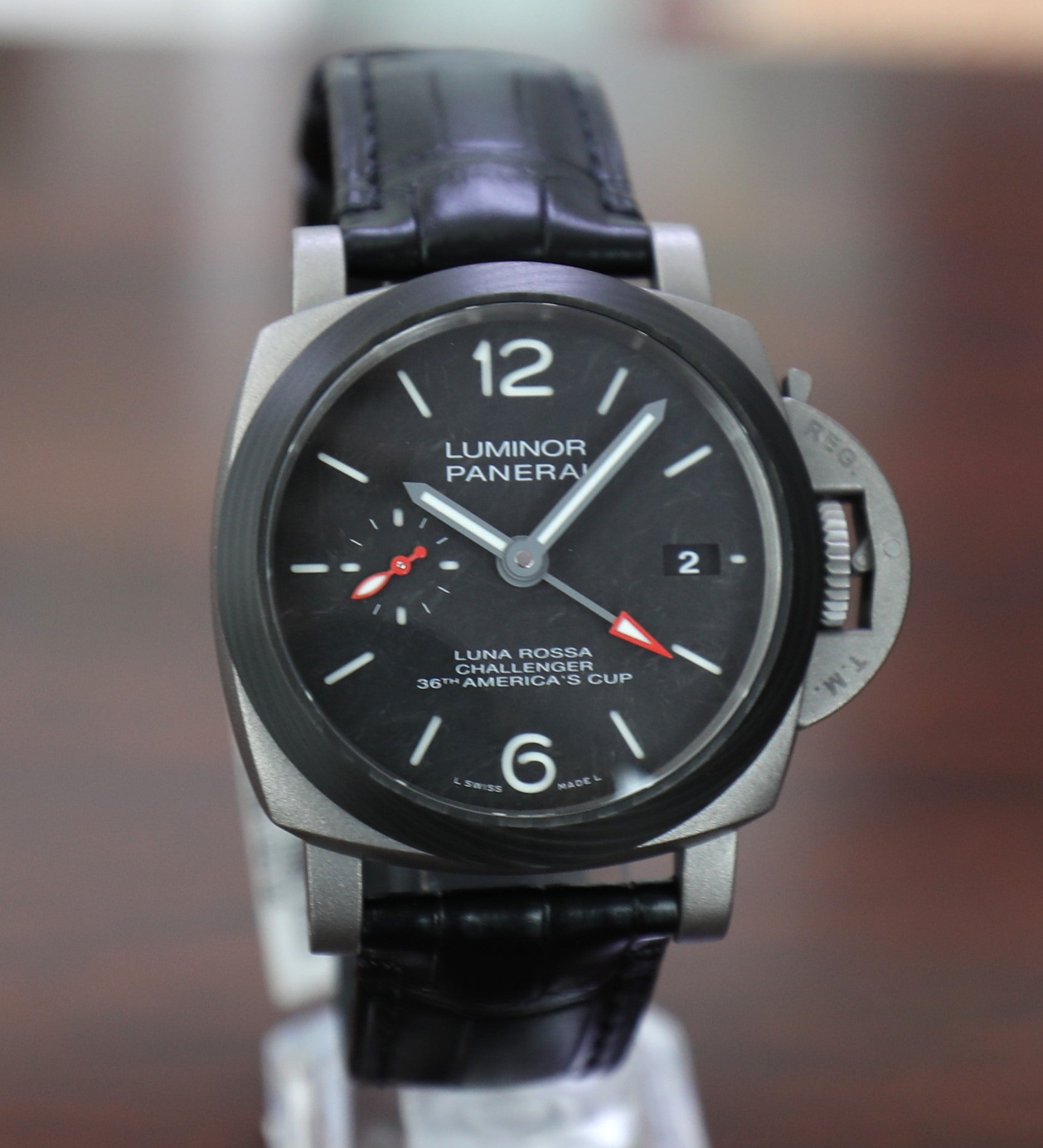 Panerai Luminor Luna Rossa GMT – 42mm – PAM01096 – Titanium Carbotech – Unworn – Full Set - Azzam Watches 