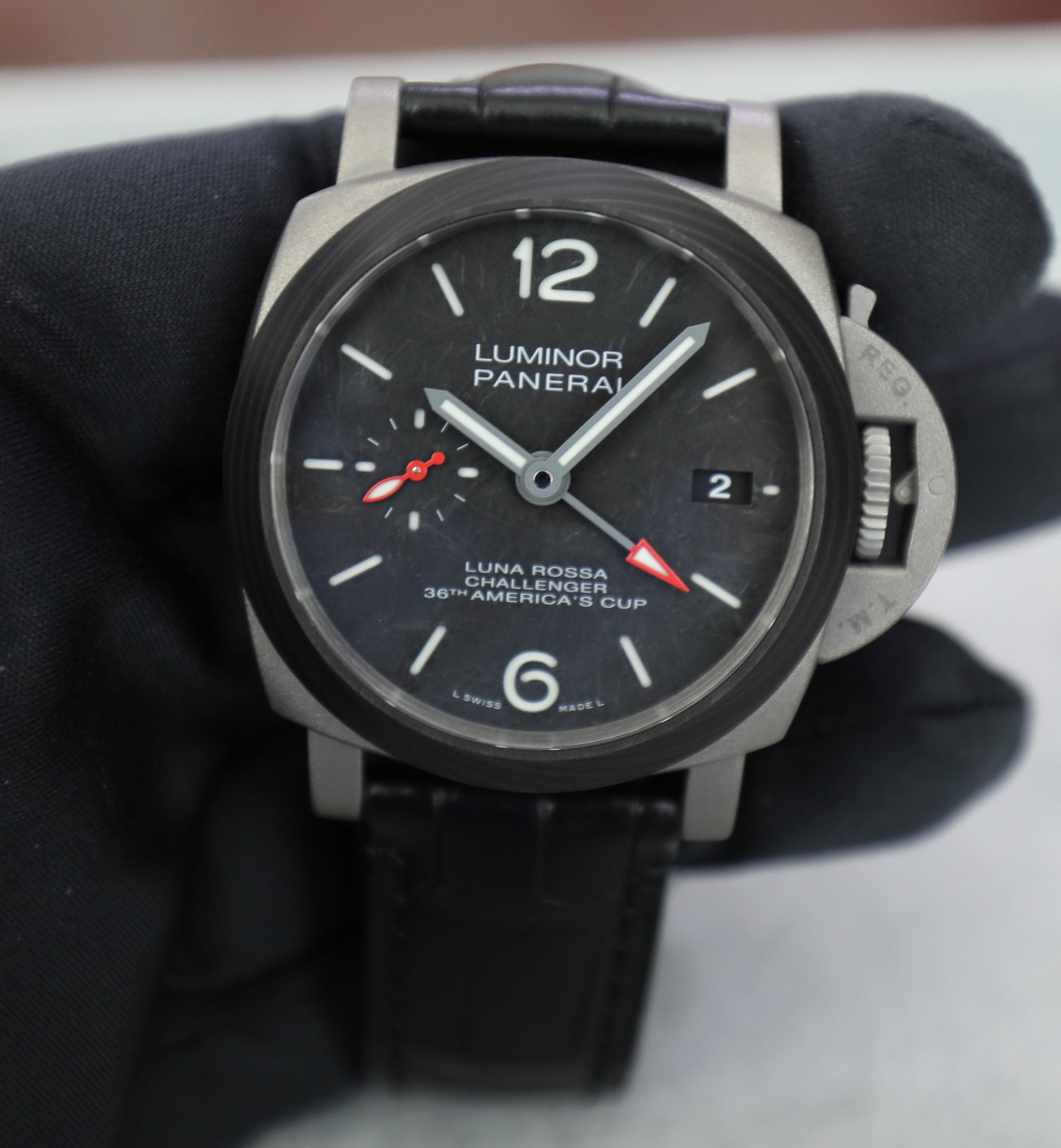 Panerai Luminor Luna Rossa GMT – 42mm – PAM01096 – Titanium Carbotech – Unworn – Full Set - Azzam Watches 